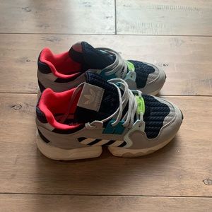 Adidas Torsion size 5